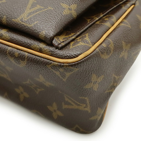 LOUIS VUITTON Brown Monogram Pochette Shoulder Bag - Picture 4 of 9